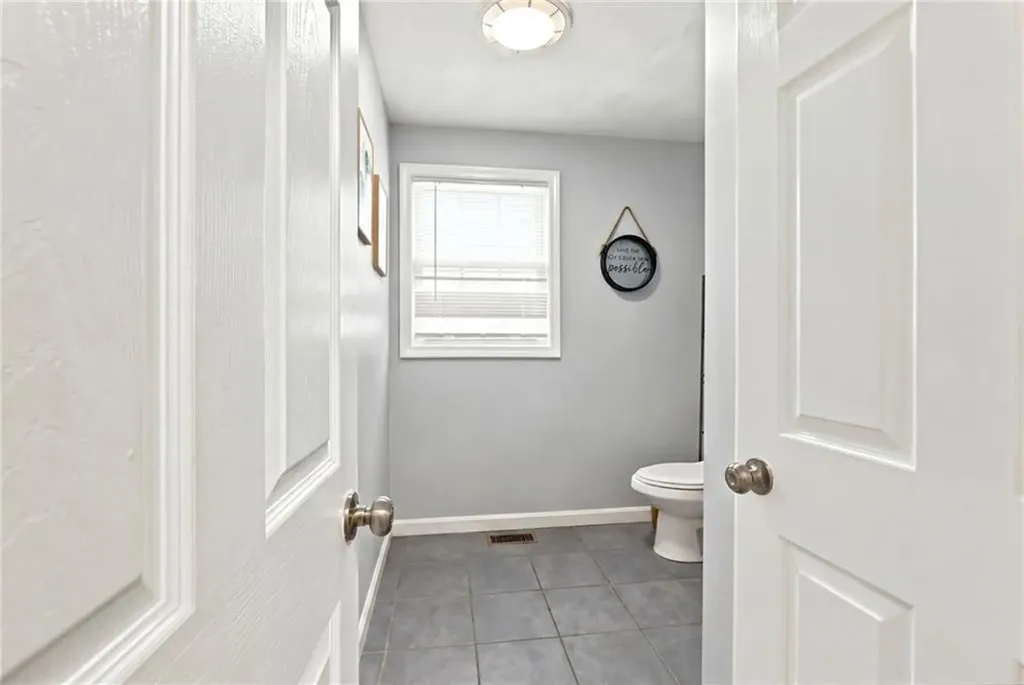 98 100 Oakland Avenue Providence RI 02908