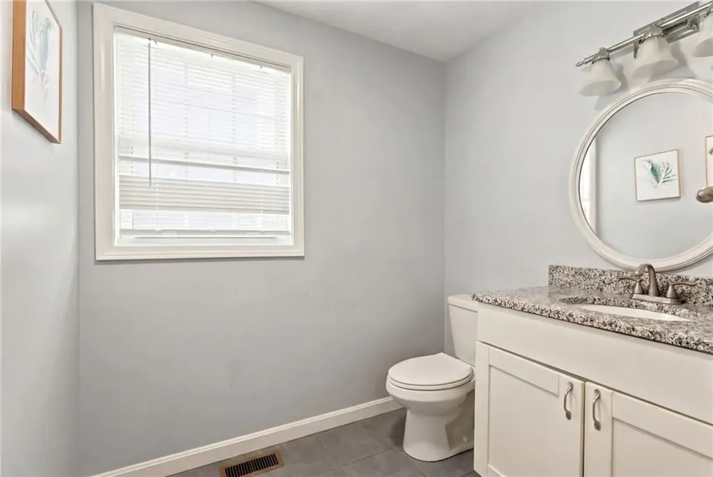 98 100 Oakland Avenue Providence RI 02908
