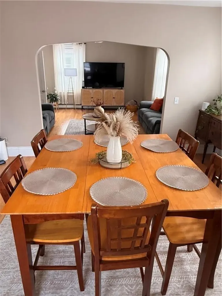 1289 Cranston Street Cranston RI 02920