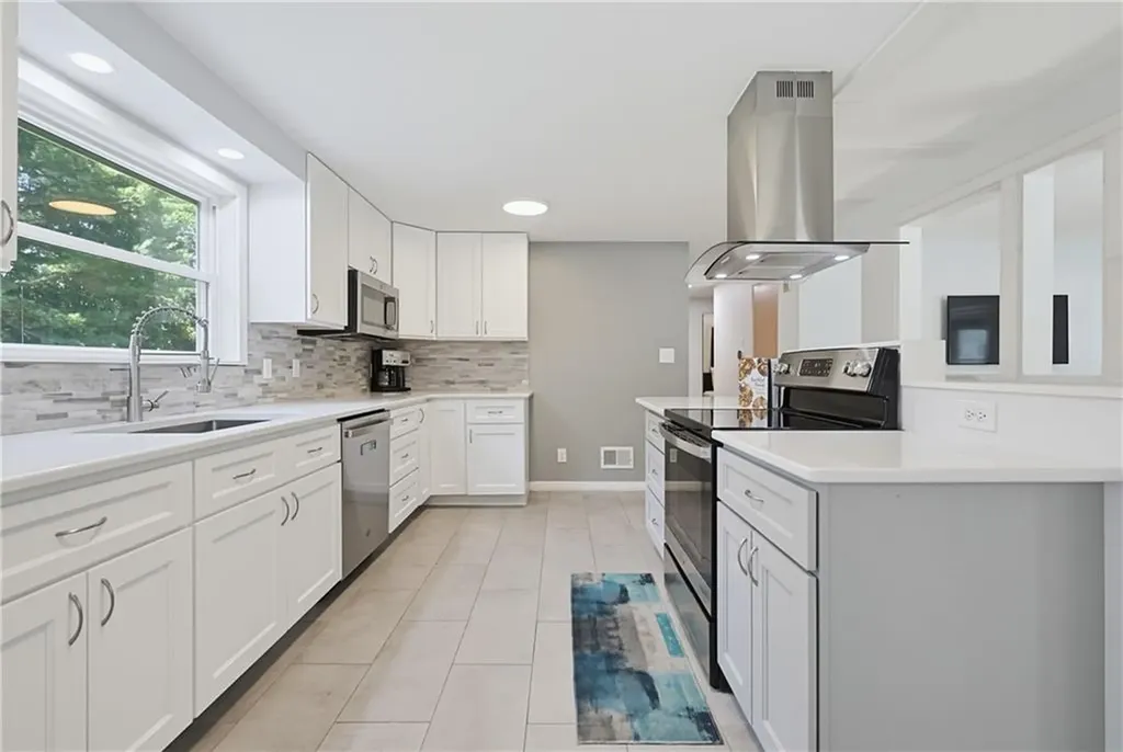 15 Austin Drive Cumberland RI 02864