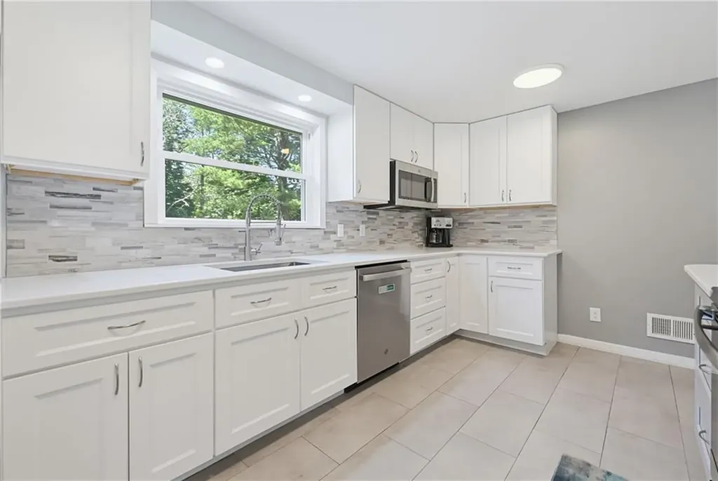 15 Austin Drive Cumberland RI 02864