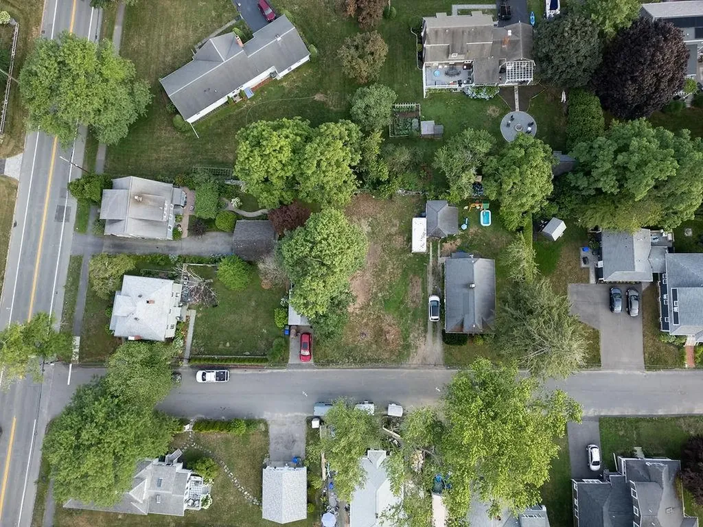 128 Peck Avenue Bristol RI 02809