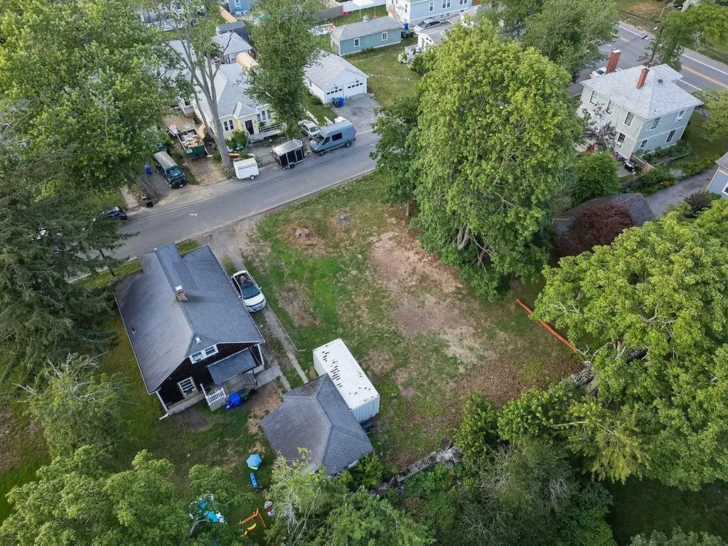 128 Peck Avenue Bristol RI 02809