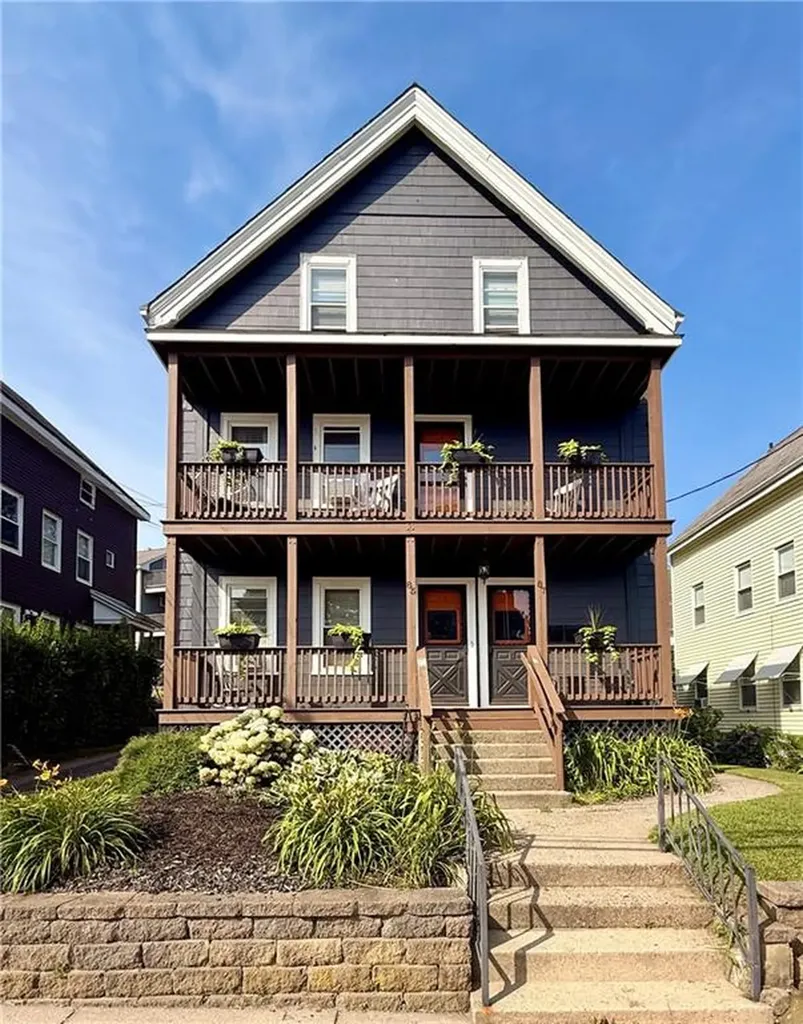 87 Rockland Avenue Woonsocket RI 02895