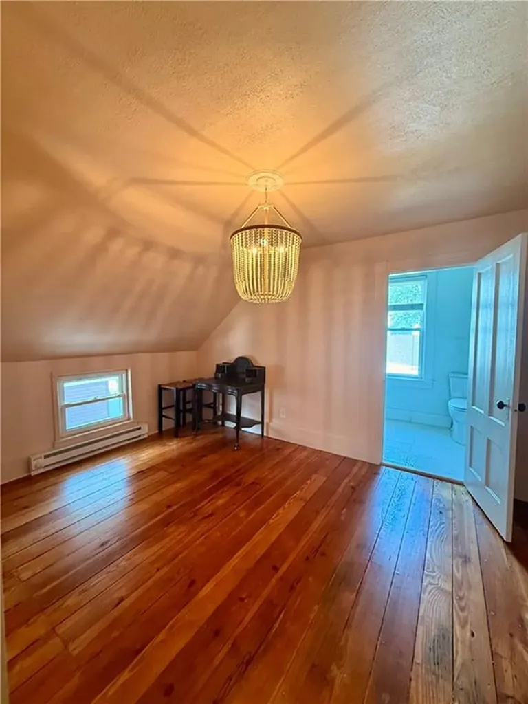 87 Rockland Avenue Woonsocket RI 02895