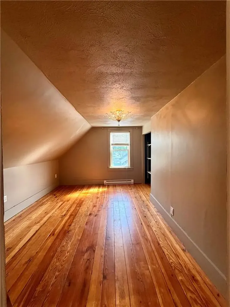 87 Rockland Avenue Woonsocket RI 02895