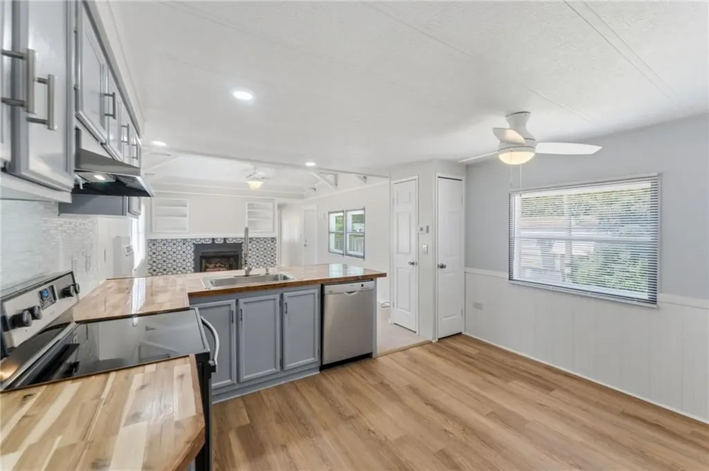 61 Oak Terrace Burrillville RI 02839