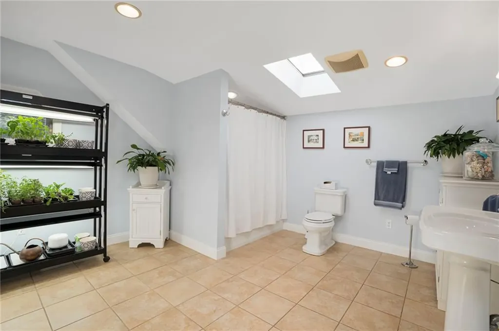 3 Harold Street Newport RI 02840
