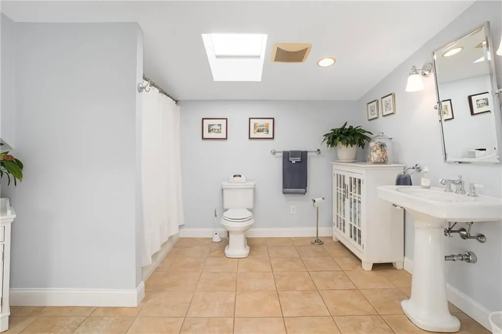 3 Harold Street Newport RI 02840