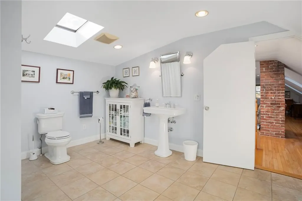 3 Harold Street Newport RI 02840