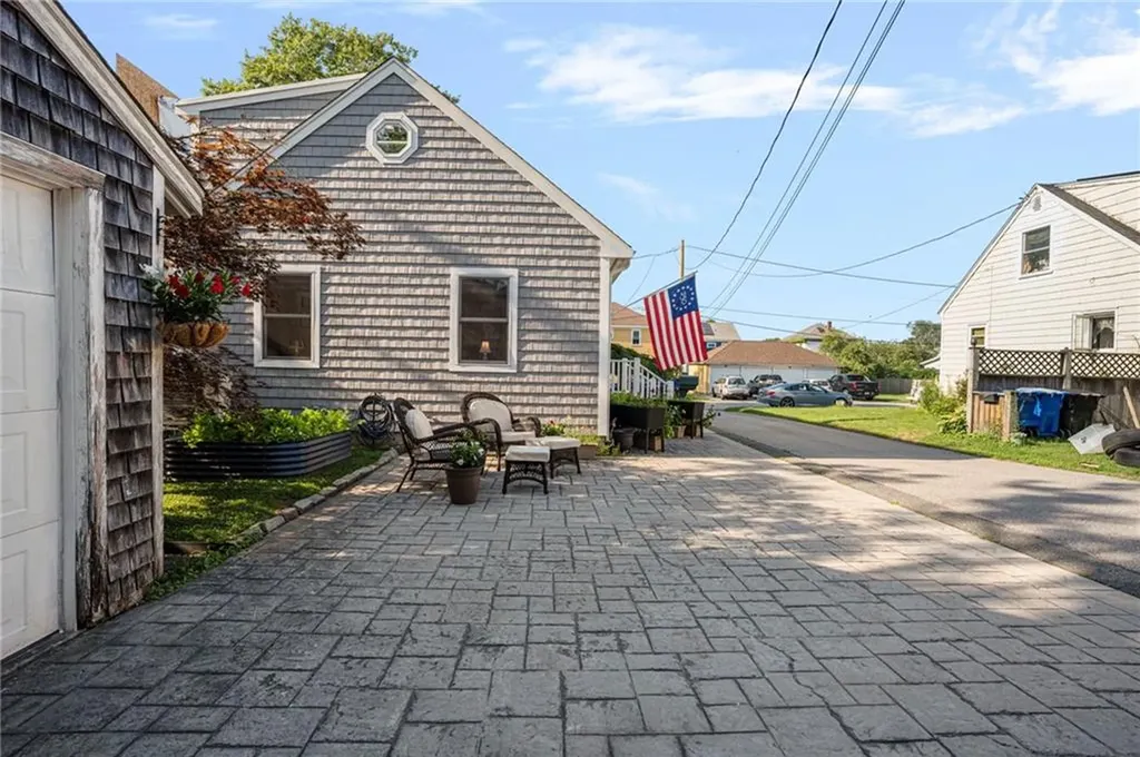 3 Harold Street Newport RI 02840