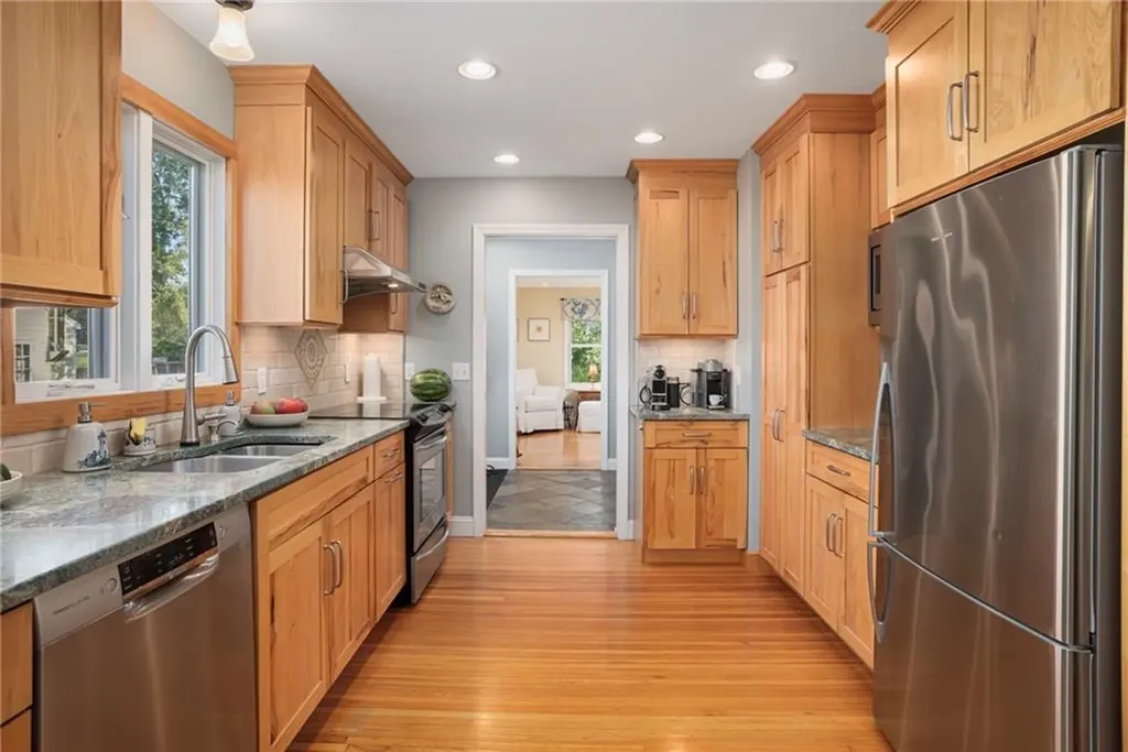 3 Harold Street Newport RI 02840