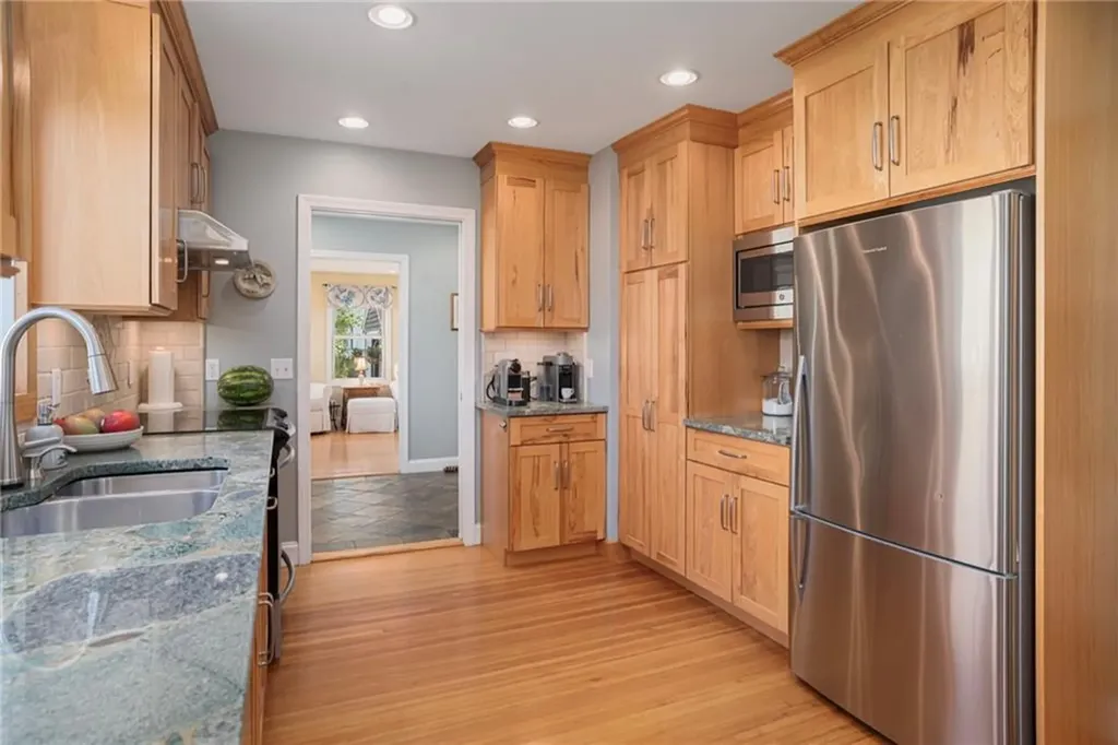 3 Harold Street Newport RI 02840
