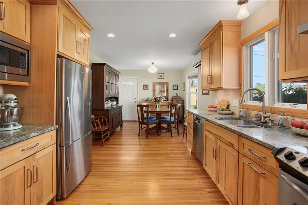 3 Harold Street Newport RI 02840