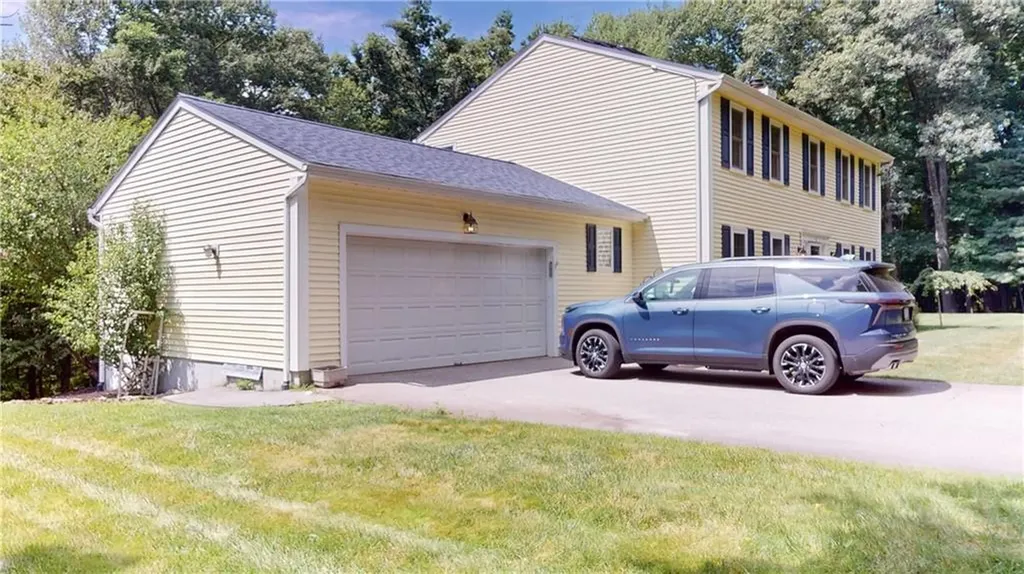 6 Forest Hill Drive North Smithfield RI 02896