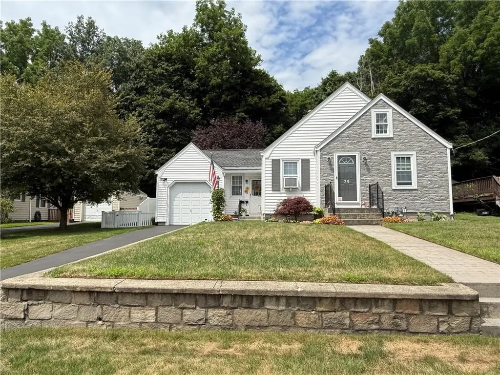 74 Macarthur Road Woonsocket RI 02895