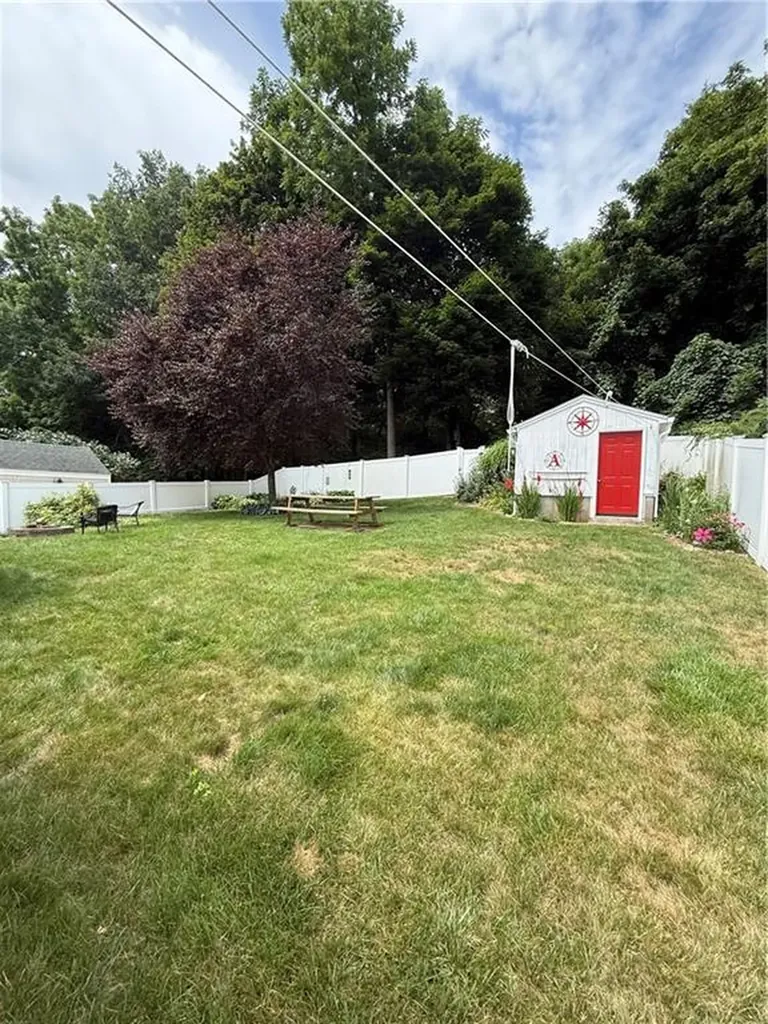 74 Macarthur Road Woonsocket RI 02895