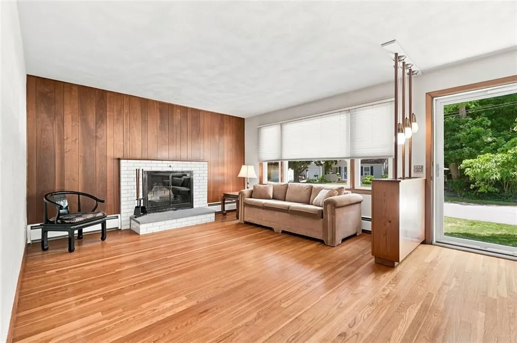 19 Benson Avenue Warwick RI 02888