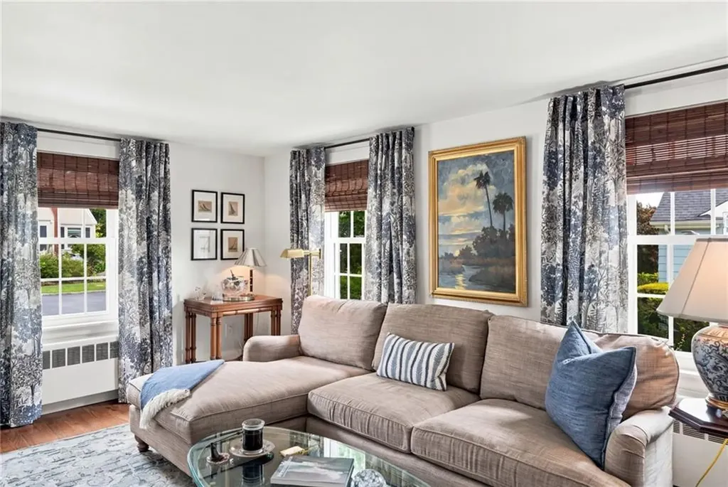 33 Nicholson Crescent Middletown RI 02842