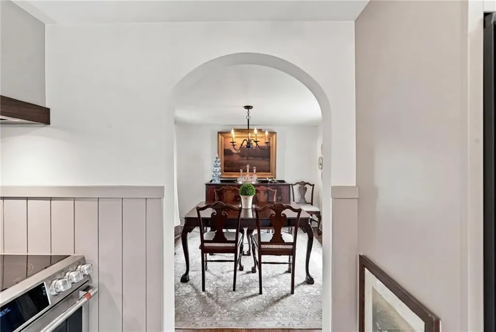 33 Nicholson Crescent Middletown RI 02842