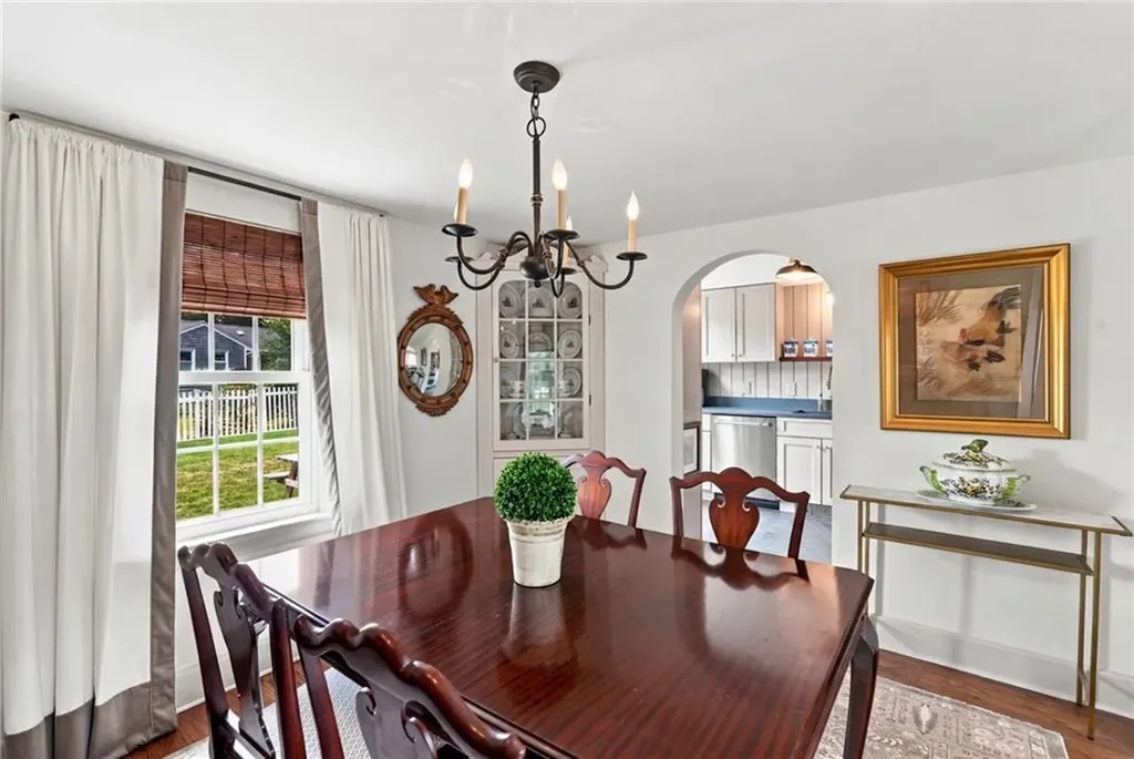 33 Nicholson Crescent Middletown RI 02842