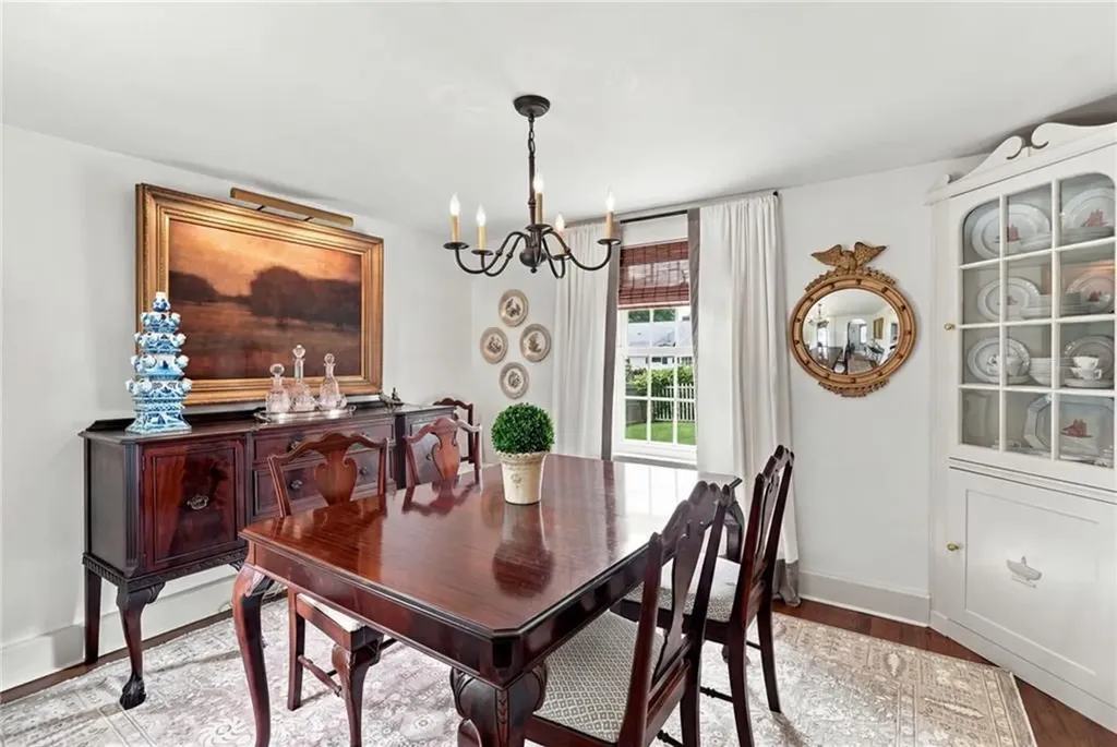 33 Nicholson Crescent Middletown RI 02842