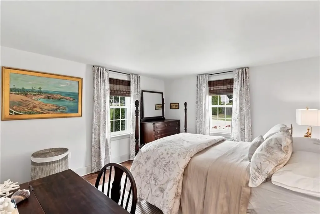 33 Nicholson Crescent Middletown RI 02842