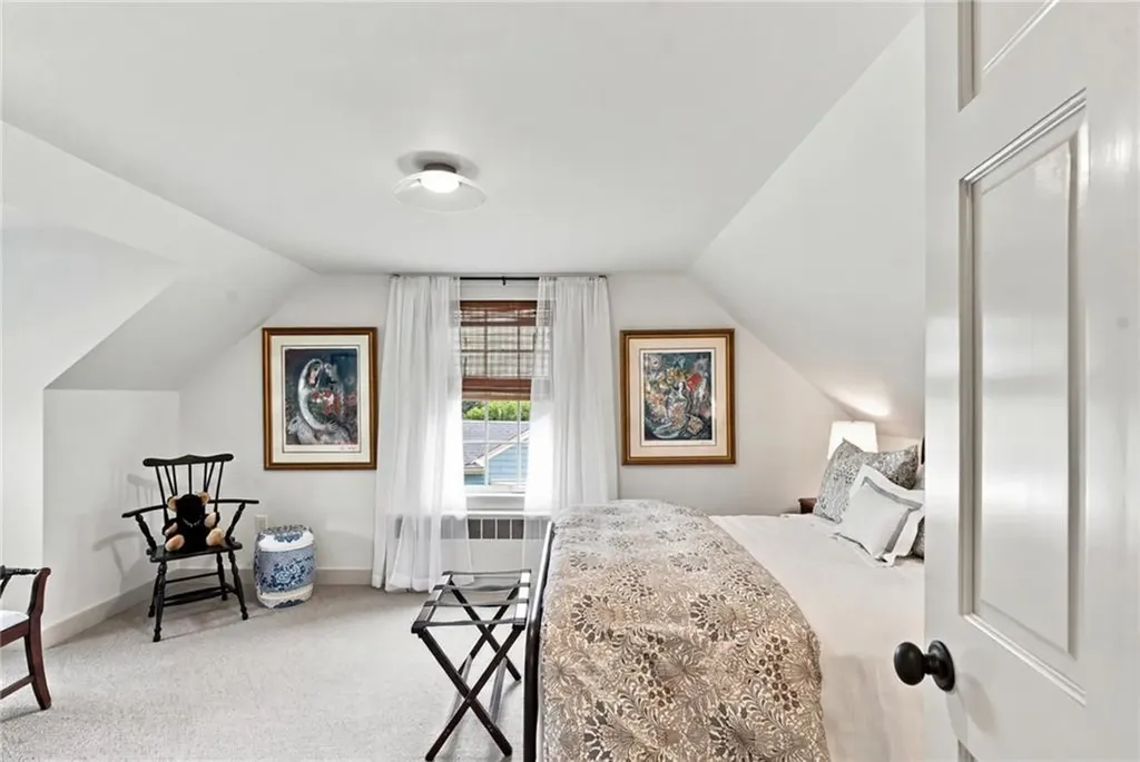 33 Nicholson Crescent Middletown RI 02842