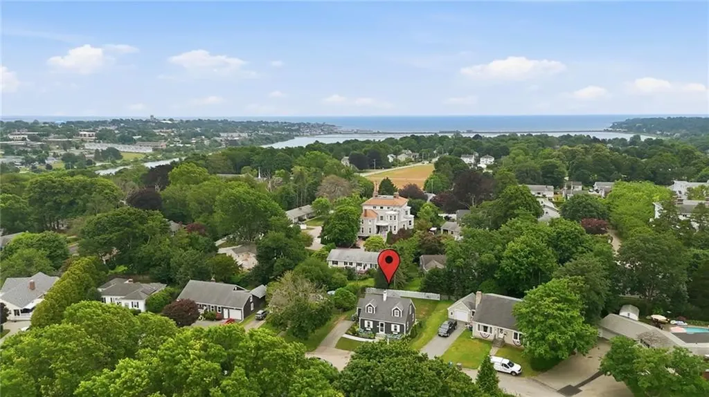 33 Nicholson Crescent Middletown RI 02842