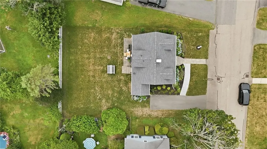 33 Nicholson Crescent Middletown RI 02842