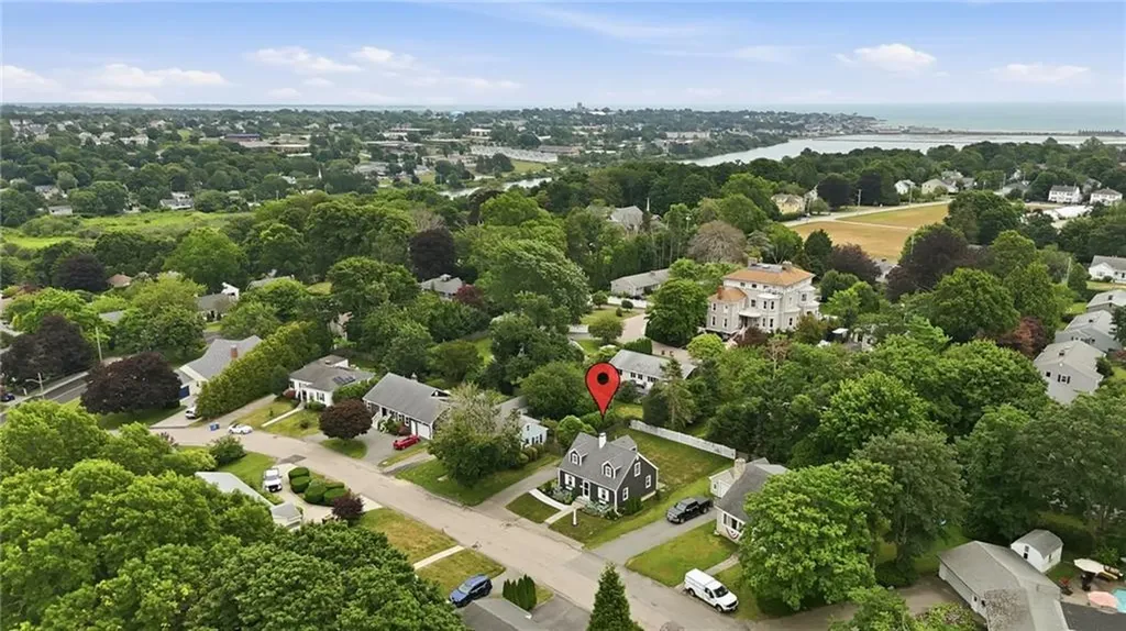 33 Nicholson Crescent Middletown RI 02842