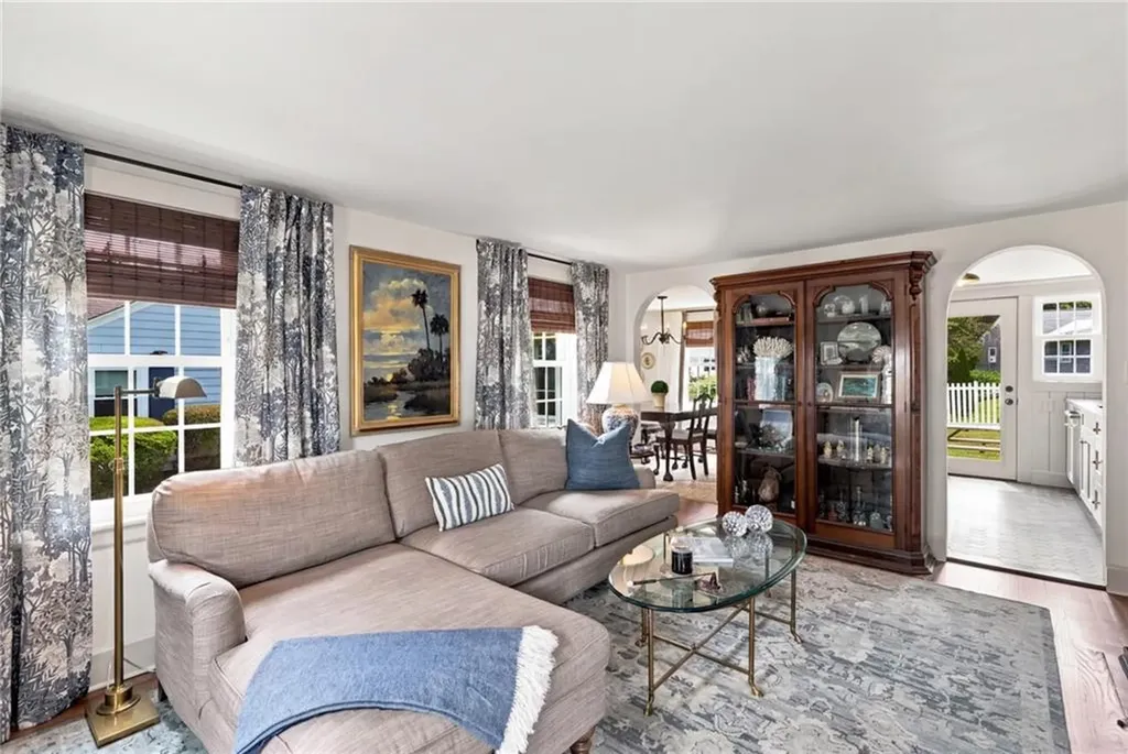 33 Nicholson Crescent Middletown RI 02842