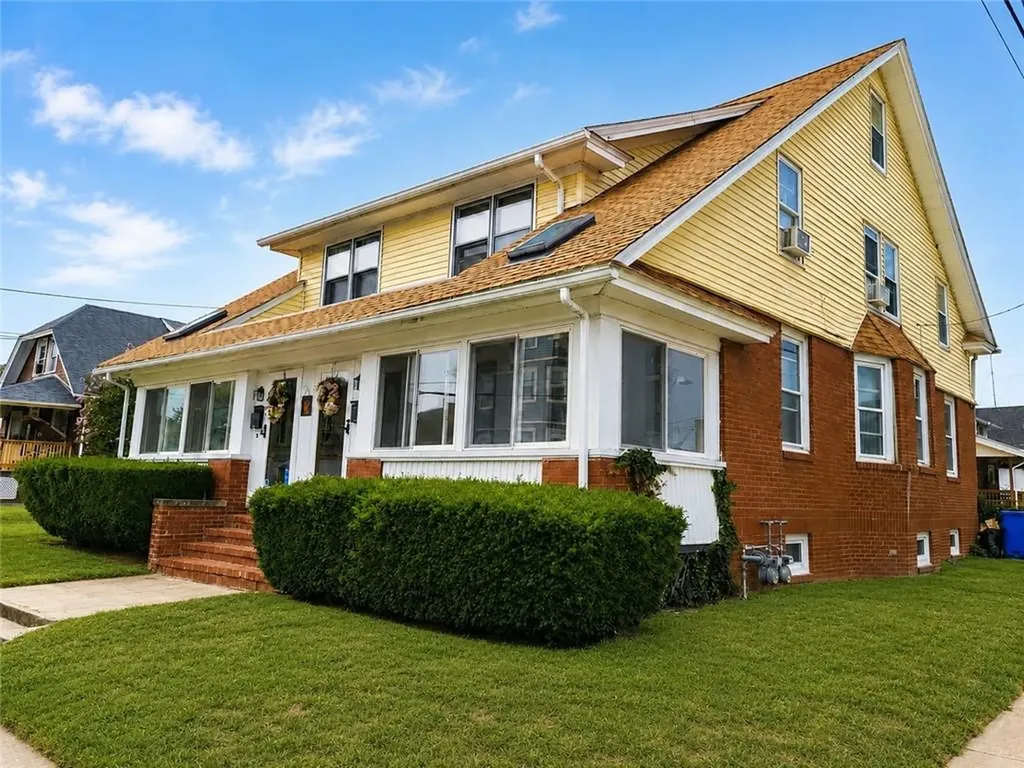 113 115 Beckwith Street Cranston RI 02910
