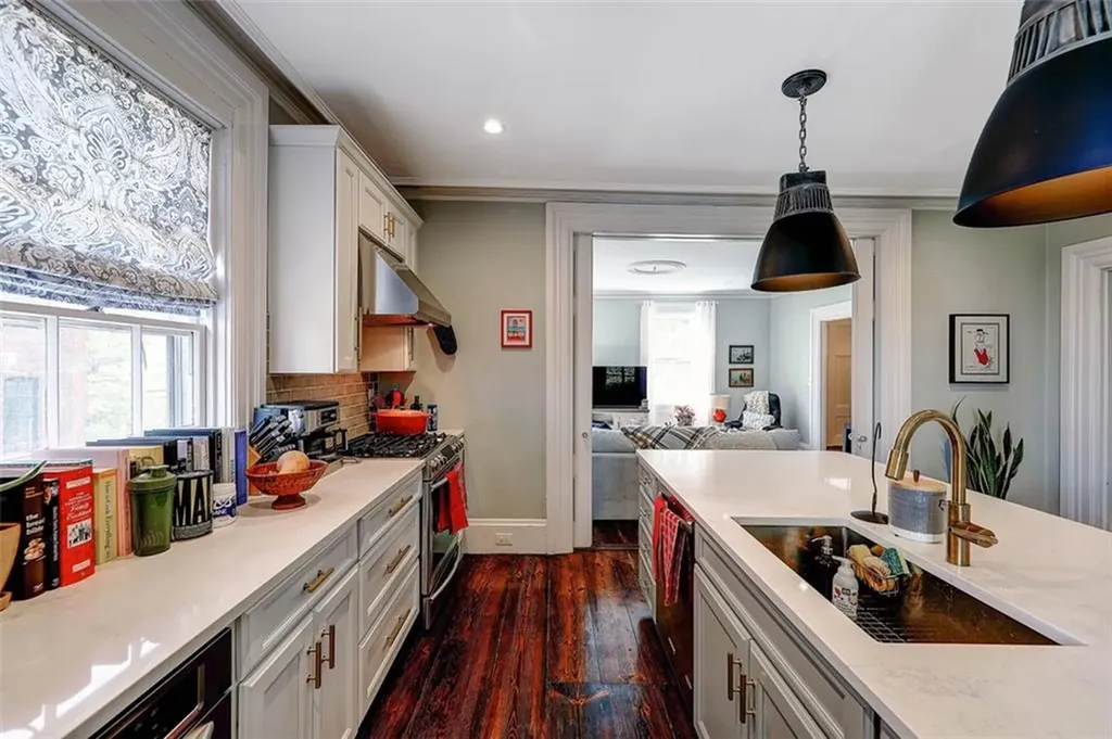 85 Congdon Street Providence RI 02906