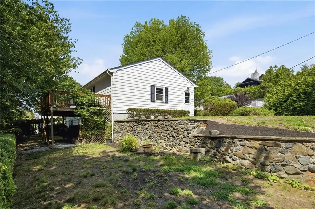251 Madeleine Avenue Woonsocket RI 02895