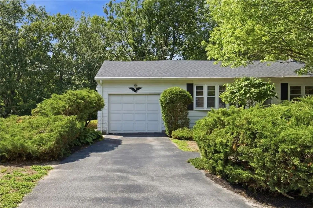251 Madeleine Avenue Woonsocket RI 02895