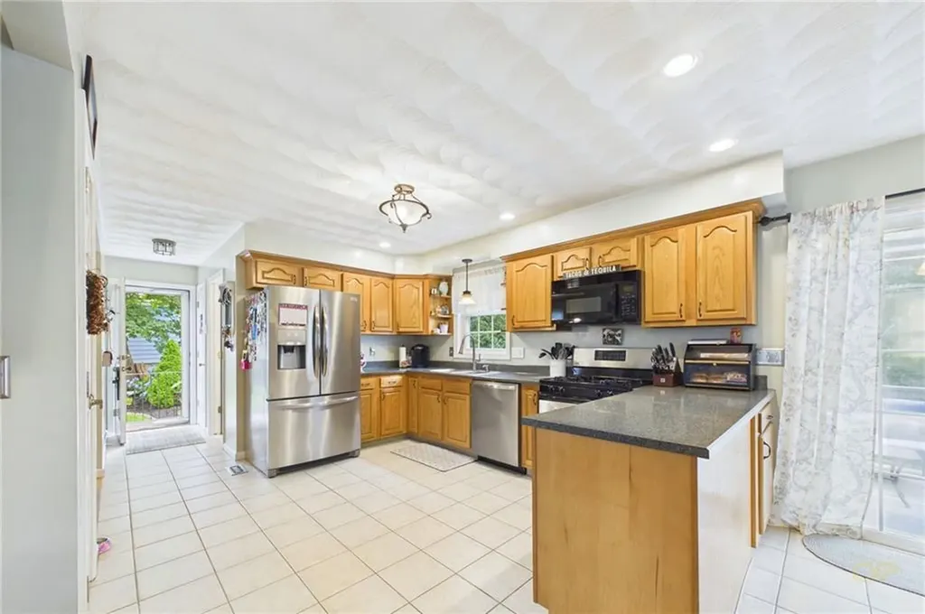 152 Concord Avenue Cranston RI 02910