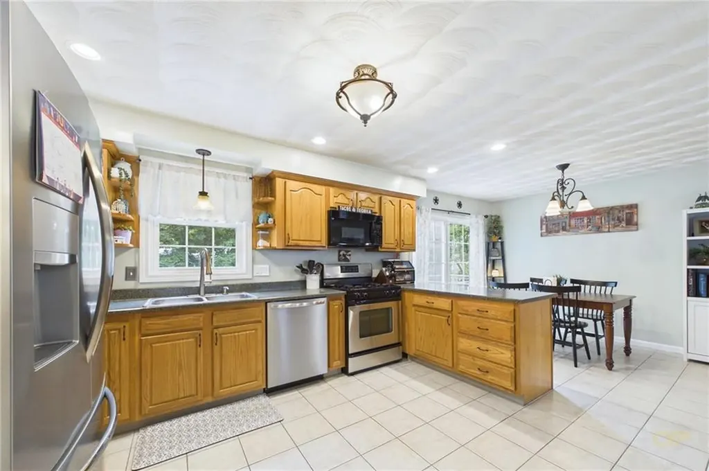 152 Concord Avenue Cranston RI 02910