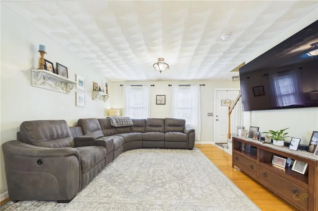 152 Concord Avenue Cranston RI 02910