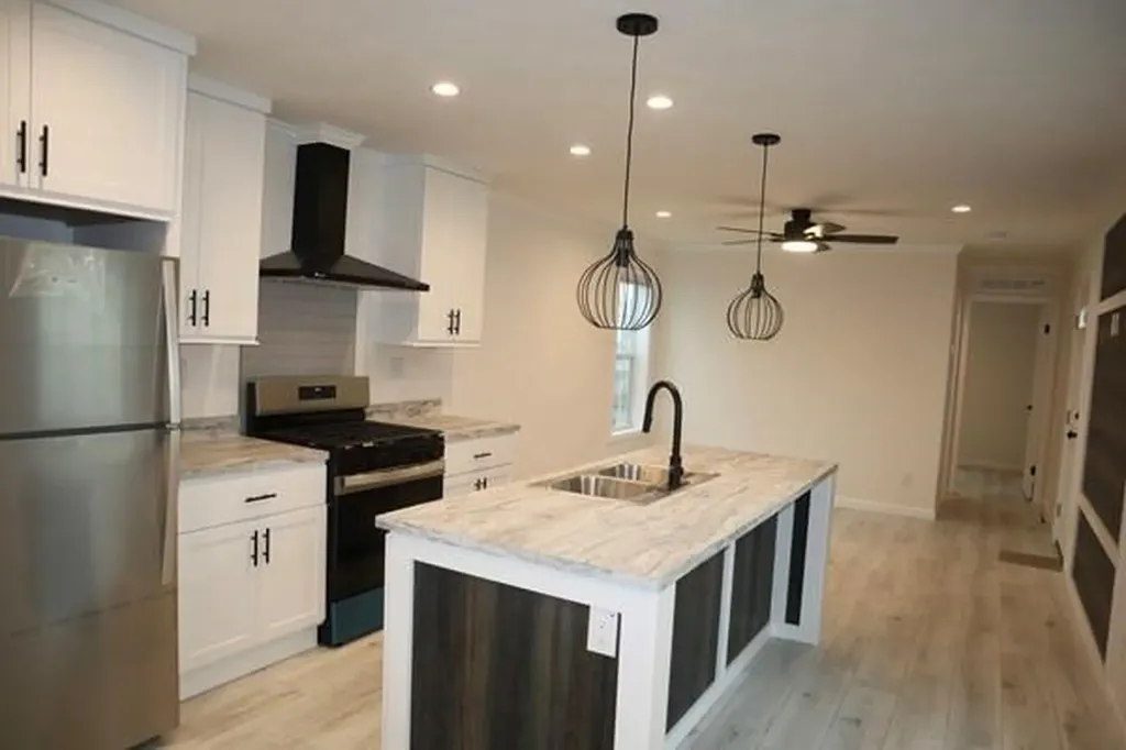 1346 B22 Newport Avenue Attleboro MA 02703