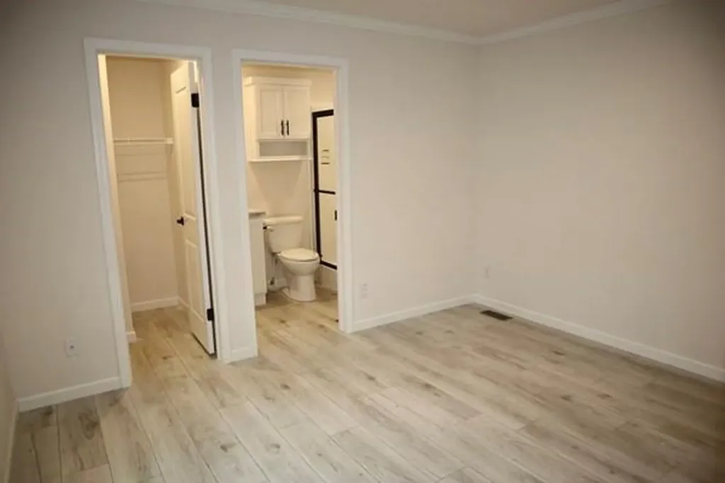1346 B22 Newport Avenue Attleboro MA 02703