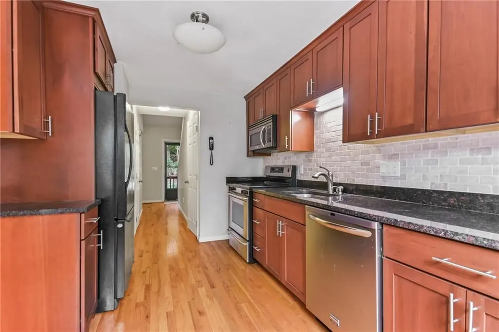 351 New London Avenue Warwick RI 02886