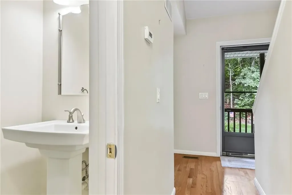 351 New London Avenue Warwick RI 02886