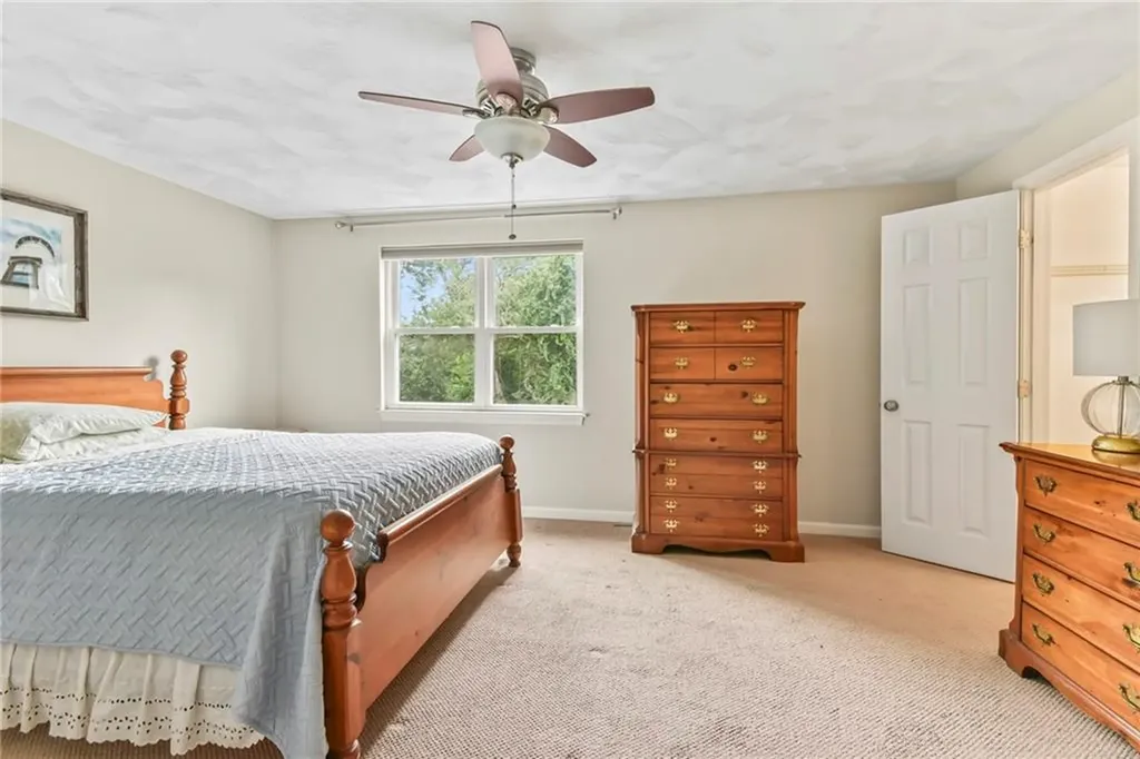 351 New London Avenue Warwick RI 02886