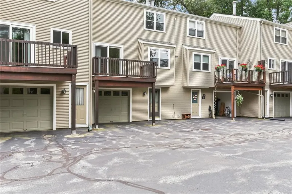 351 New London Avenue Warwick RI 02886