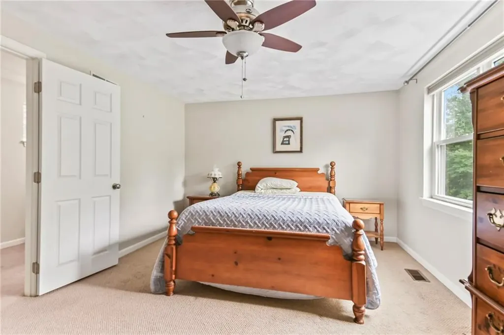 351 New London Avenue Warwick RI 02886