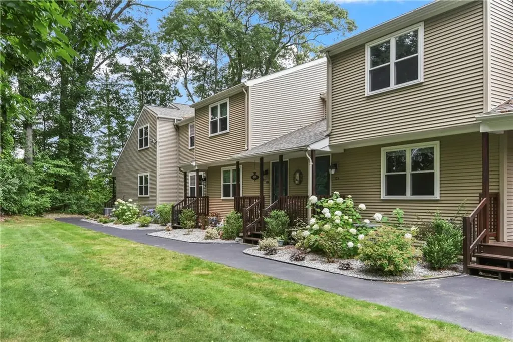 351 New London Avenue Warwick RI 02886