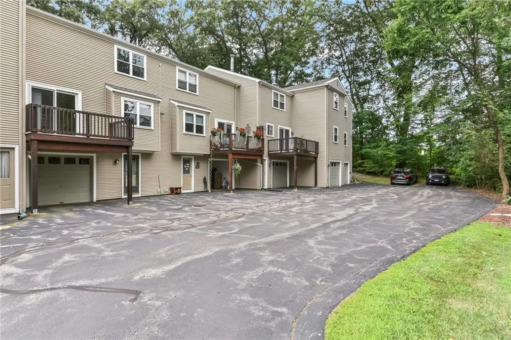 351 New London Avenue Warwick RI 02886