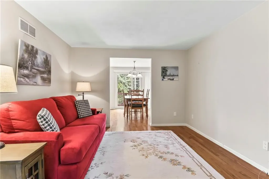 351 New London Avenue Warwick RI 02886