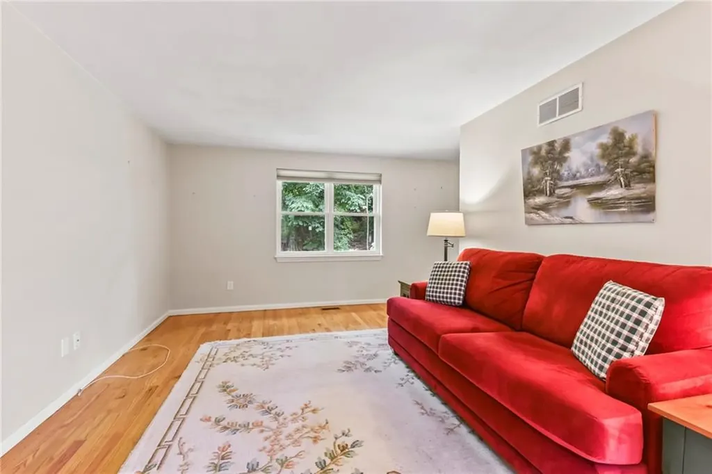 351 New London Avenue Warwick RI 02886